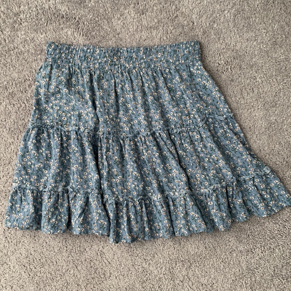 Blue ruffled skirt - Picture 2 of 2